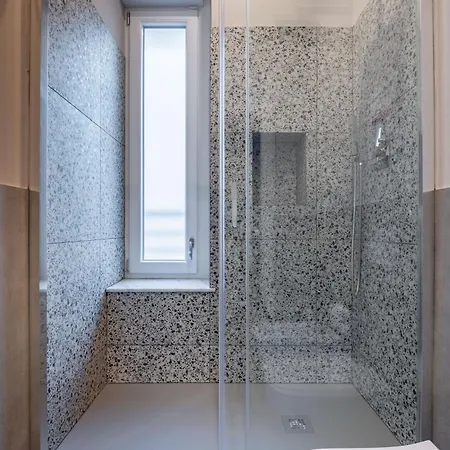 Rolli & Caruggi דירה *